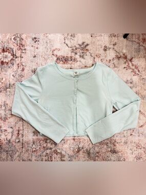 light blue cropped button up